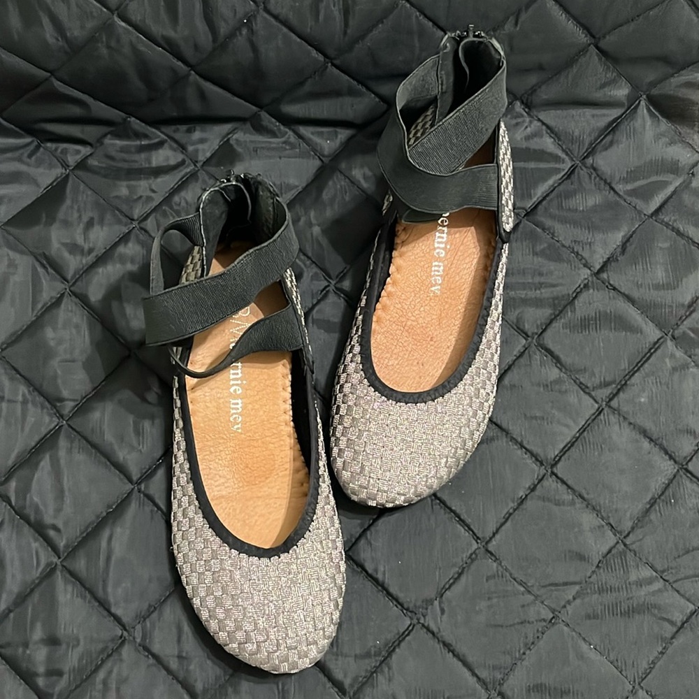 BM Bernie Mev. pre-owned vintage grey with criss cross straps ballet flat
